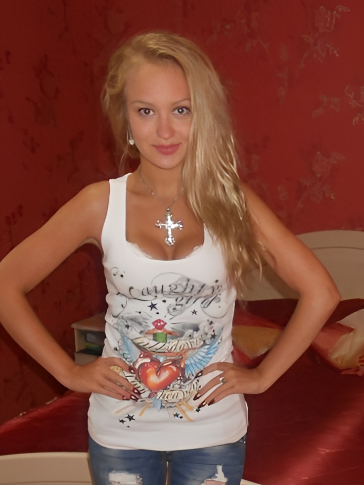 Ника привлекальеная девушка из Шахт цена от 10000 руб