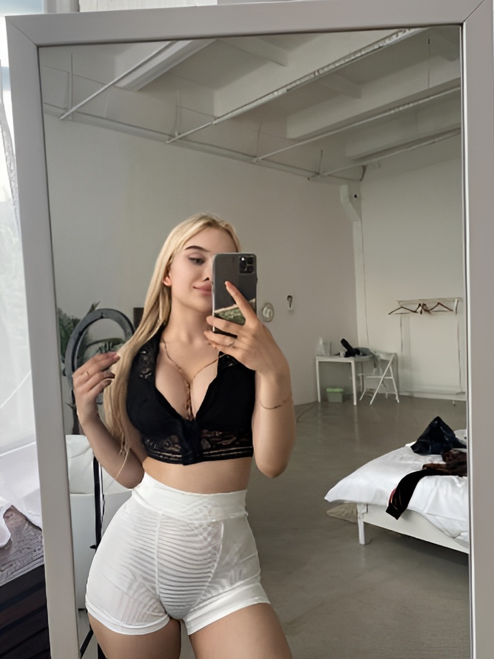 Виктория привлекальеная девушка из Шахт цена от 5000 руб